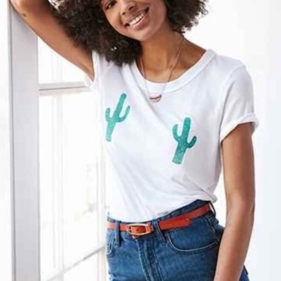 Urban Outfitters Tops - Urban Outfitters Truly Madly Deeply Cactus Tee XS